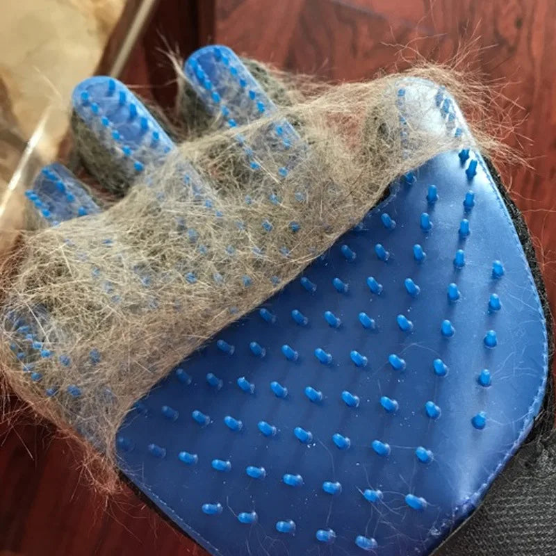 Cat & Dog Grooming Glove – Hair Removal Brush for Pets with Massage Effect (6 Colors)