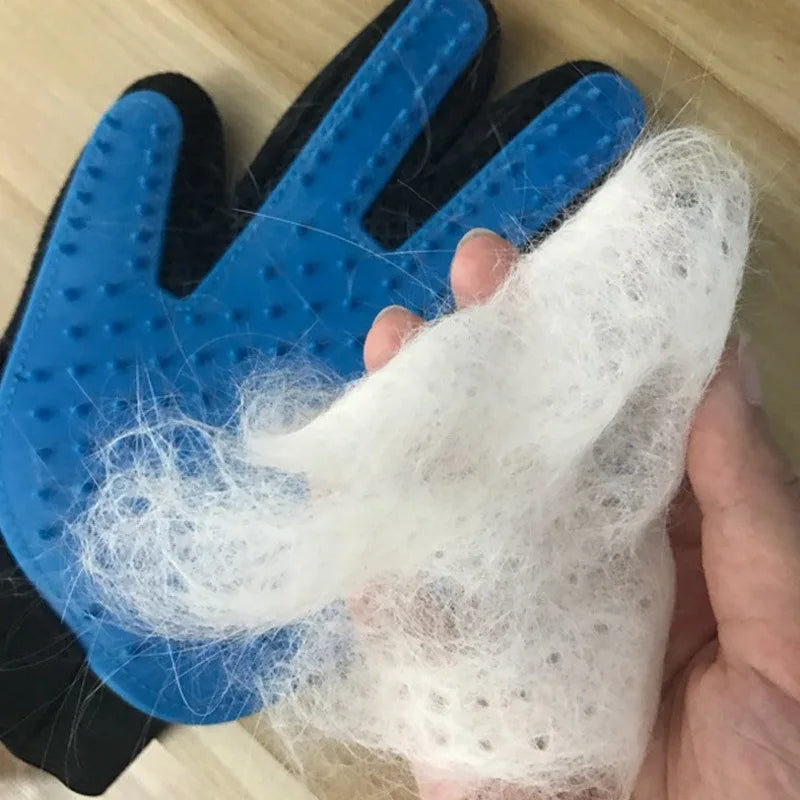Cat & Dog Grooming Glove – Hair Removal Brush for Pets with Massage Effect (6 Colors)
