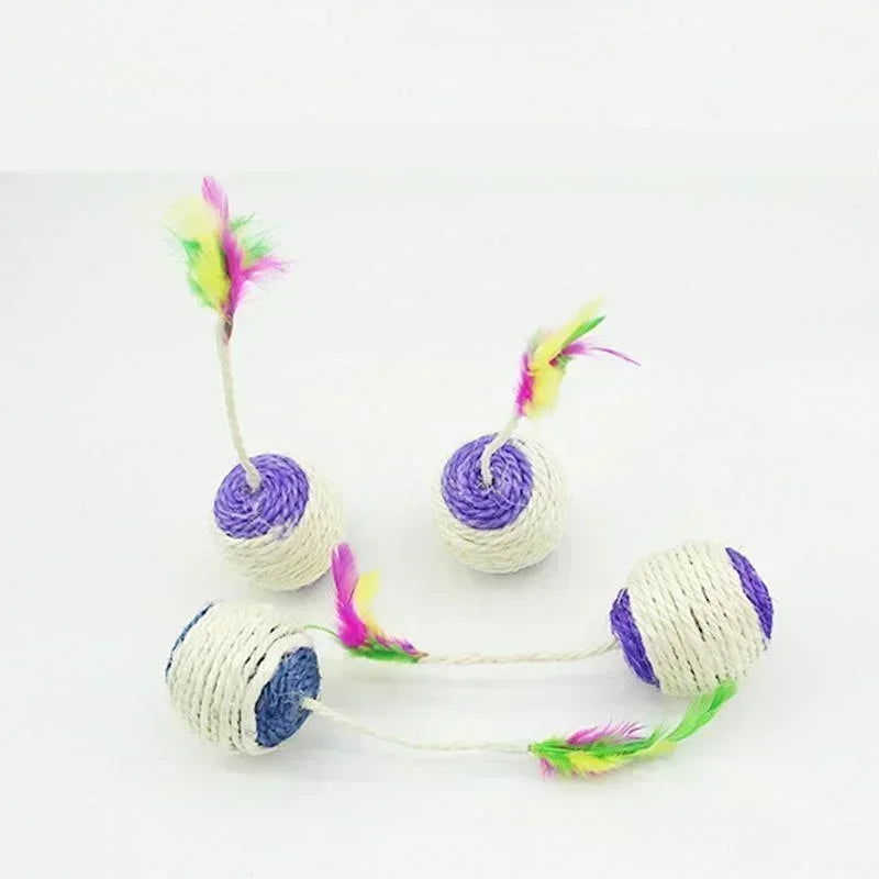 Sisal Scratching Ball with Feather – Interactive Toy for Cats & Kittens