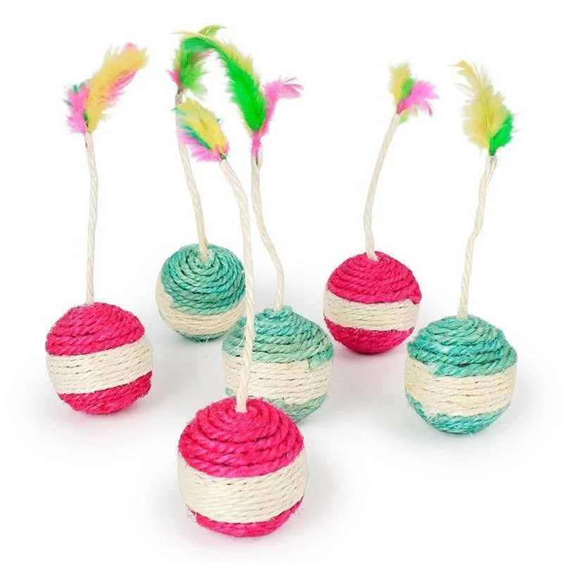 Sisal Scratching Ball with Feather – Interactive Toy for Cats & Kittens