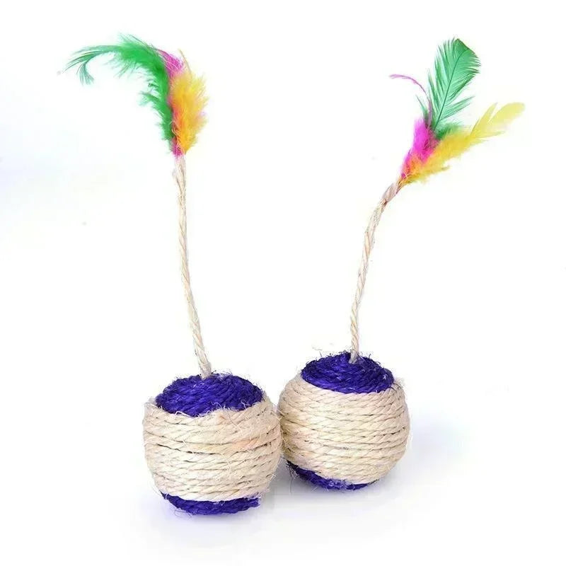 Sisal Scratching Ball with Feather – Interactive Toy for Cats & Kittens